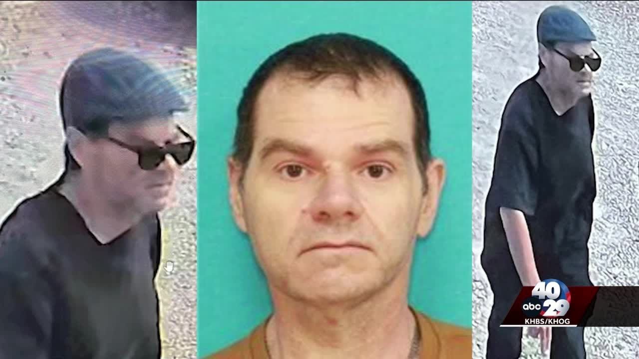 Man wanted in three murders seen at Arkansas motel - YouTube