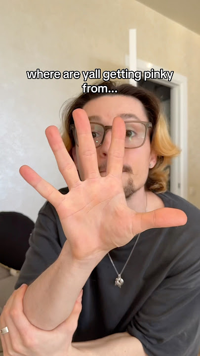 Download lagu Pinky vs. Middle Finger😭