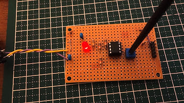 LED blinking with PIC12F1822