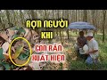 ĐƯA HÀI CỐT CHÚ BÙI PHƯỚC LỢI ĐI VÒNG ĐƯỜNG RỪNG ĐỂ RA VỀ. GẶP CON RẮN... CÓ PHẢI VÔ TÌNH KHÔNG ?