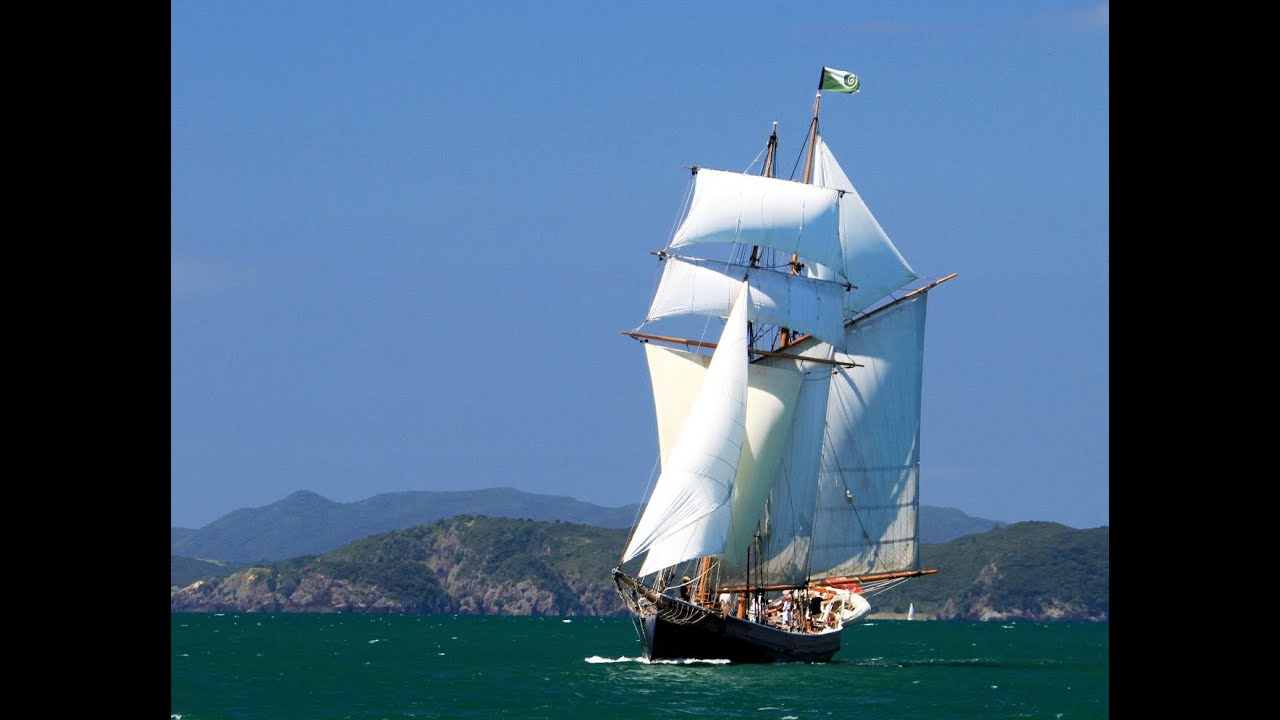 Sailing Bay of Islands aboard Tall ship R. Tucker Thompson