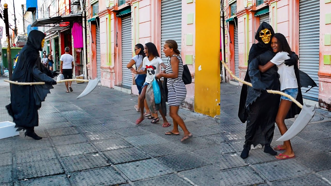 PEGADINHA A MORTE ASSUSTANDO PESSOAS Prank