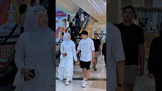 Prank Gandeng Tangan Cewek Cantik
