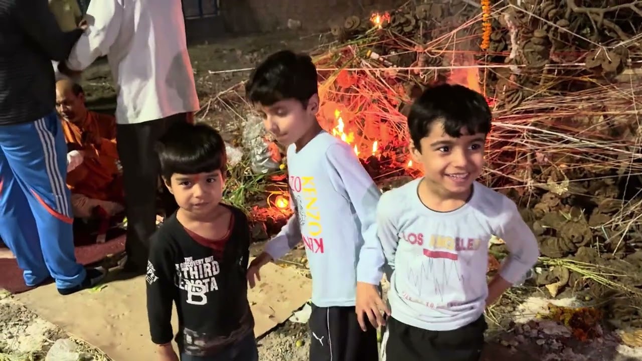 Holika poojan k din kre mje 😂😅