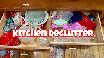 KITCHEN DRAWER & CABINET DECLUTTER/ Cleaning up a few areas in the kitchen 