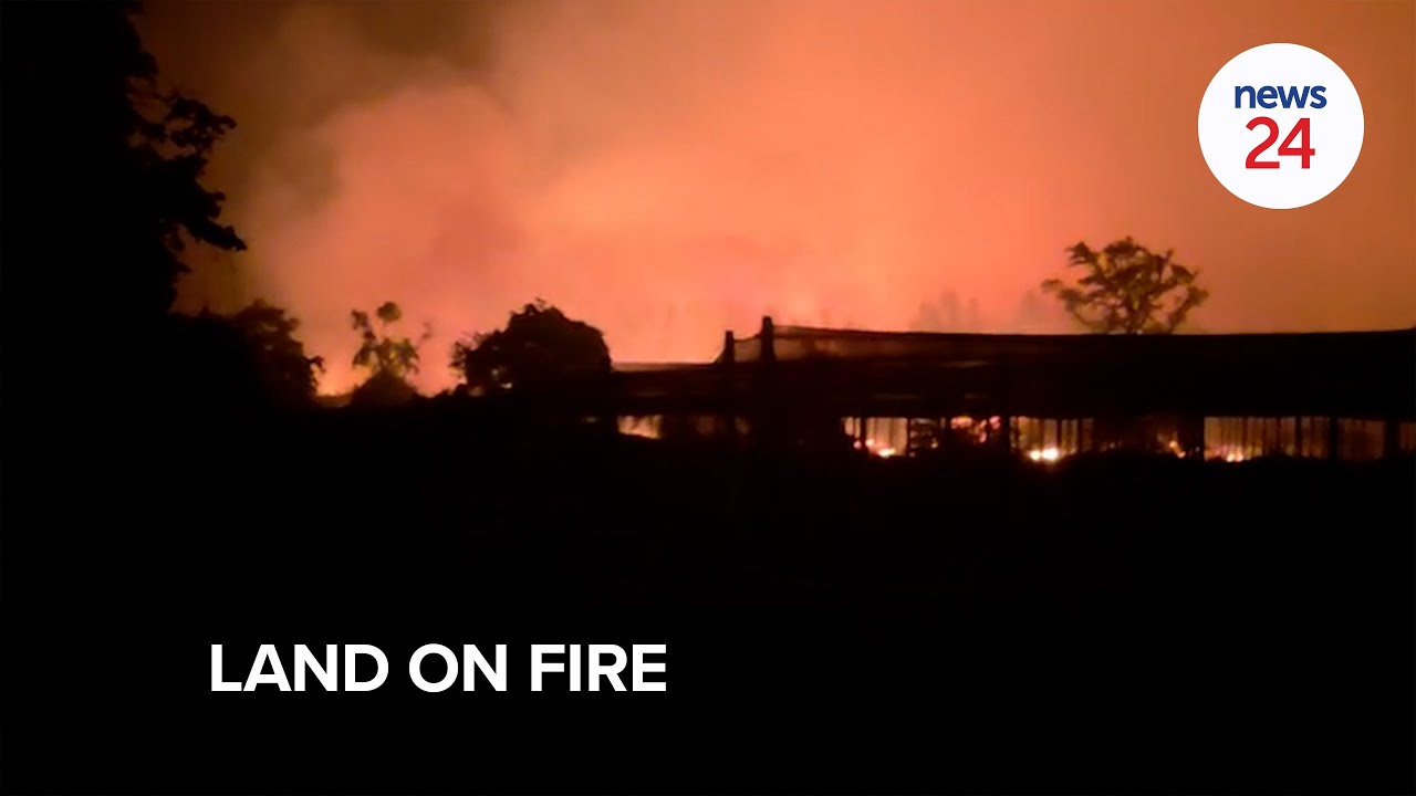 WATCH | Land on fire: R45 road at Bridge House School closed, fire out of control