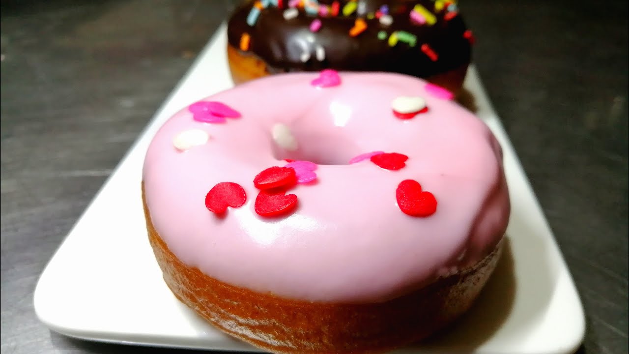 Donas super riquísimos muy esponjosas con glaseado de chocolate