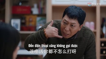 Người ta khóc, chắc gì đã vì khổ... Em tuy cười, nhưng lệ đổ trong tim.