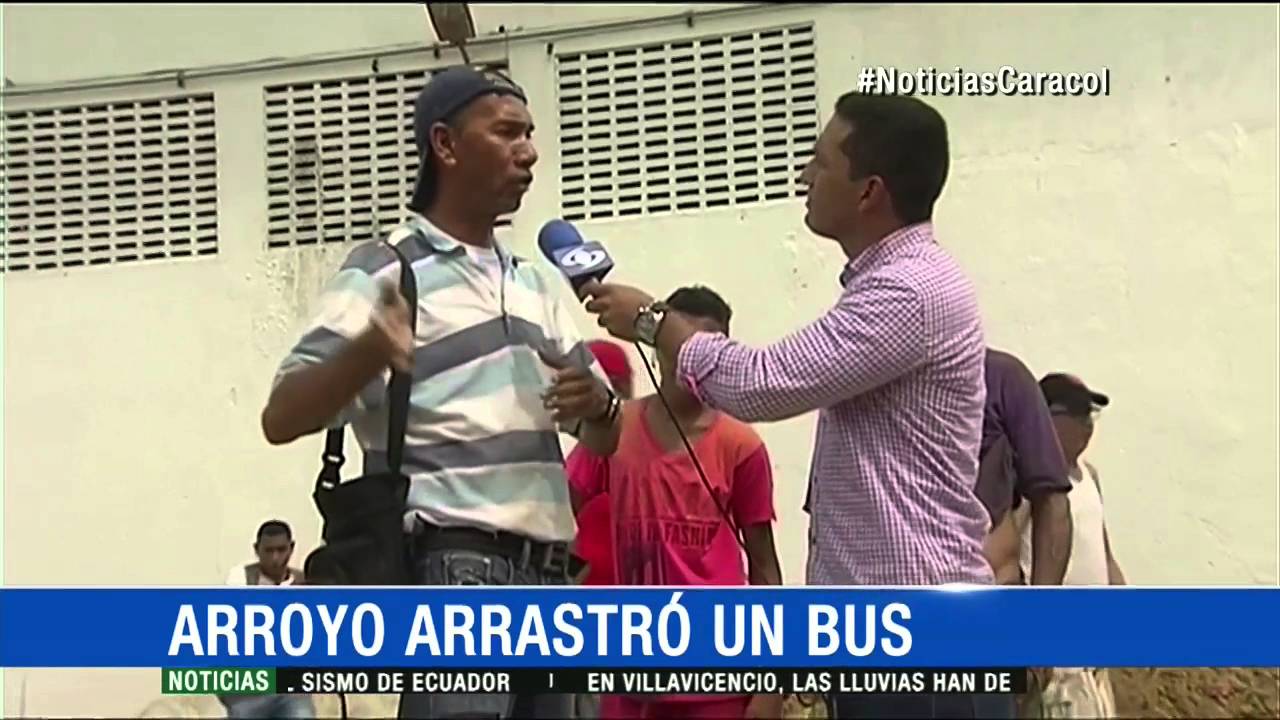 Impresionante Rescate De Pasajero De Bus Atrapado Por Arroyo En Impresionante rescate de pasajero de bus atrapado por arroyo en