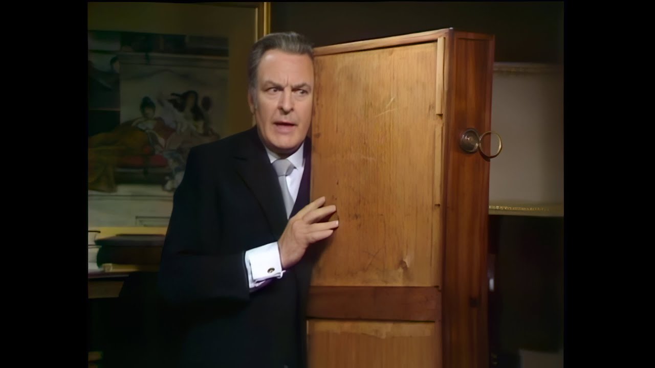 Two's Company S2 Ep. 2 - The Burglary (1080p)