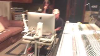 Camila Cabello em estúdio com Ryan Tedder