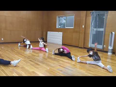 柔軟体操ストレッチ リトミック体操木曜日クラス キッズガーデン武蔵小杉教室 指導 梶原和歌子 2022,9,8