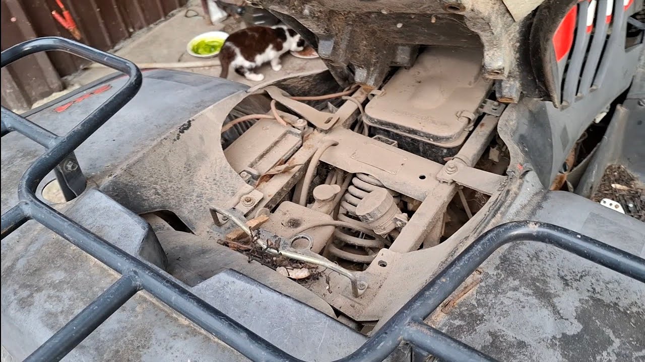 @AtvMarianAndreiTecuci Tata reconditionează un ATV LINHAI WORKER