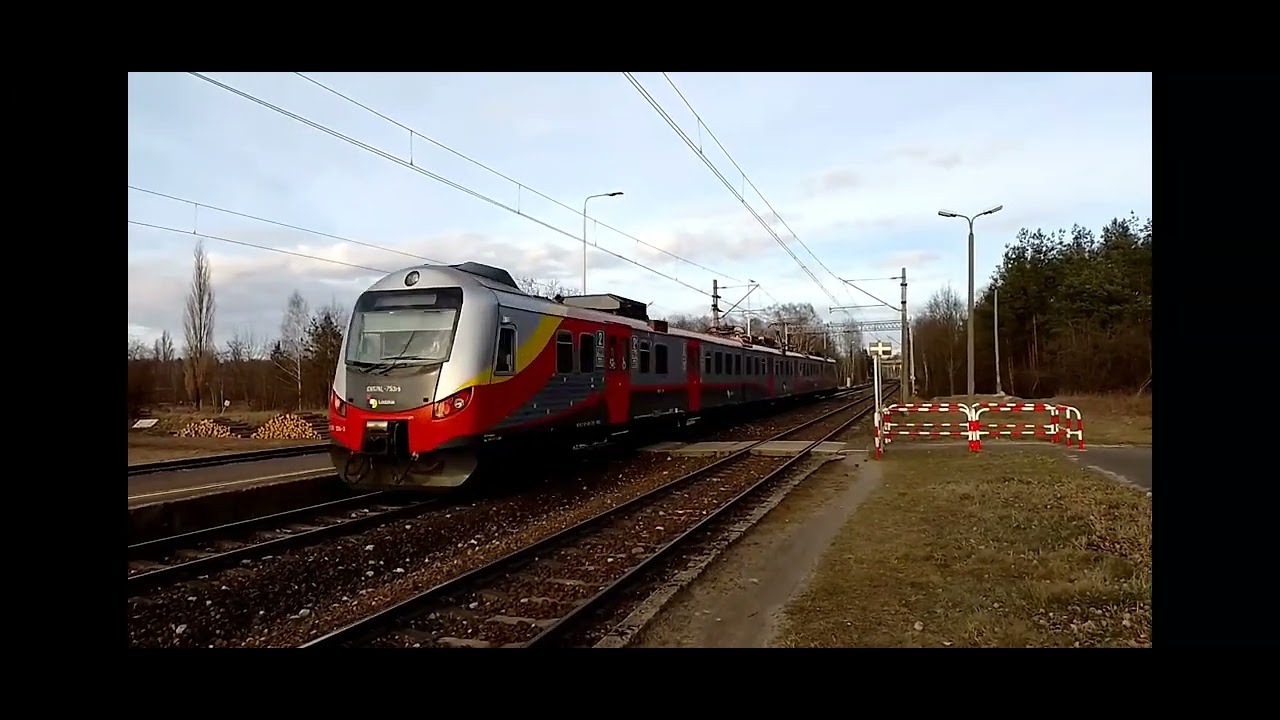 2 pociągi na stacji Łódź Olechów Wsch.