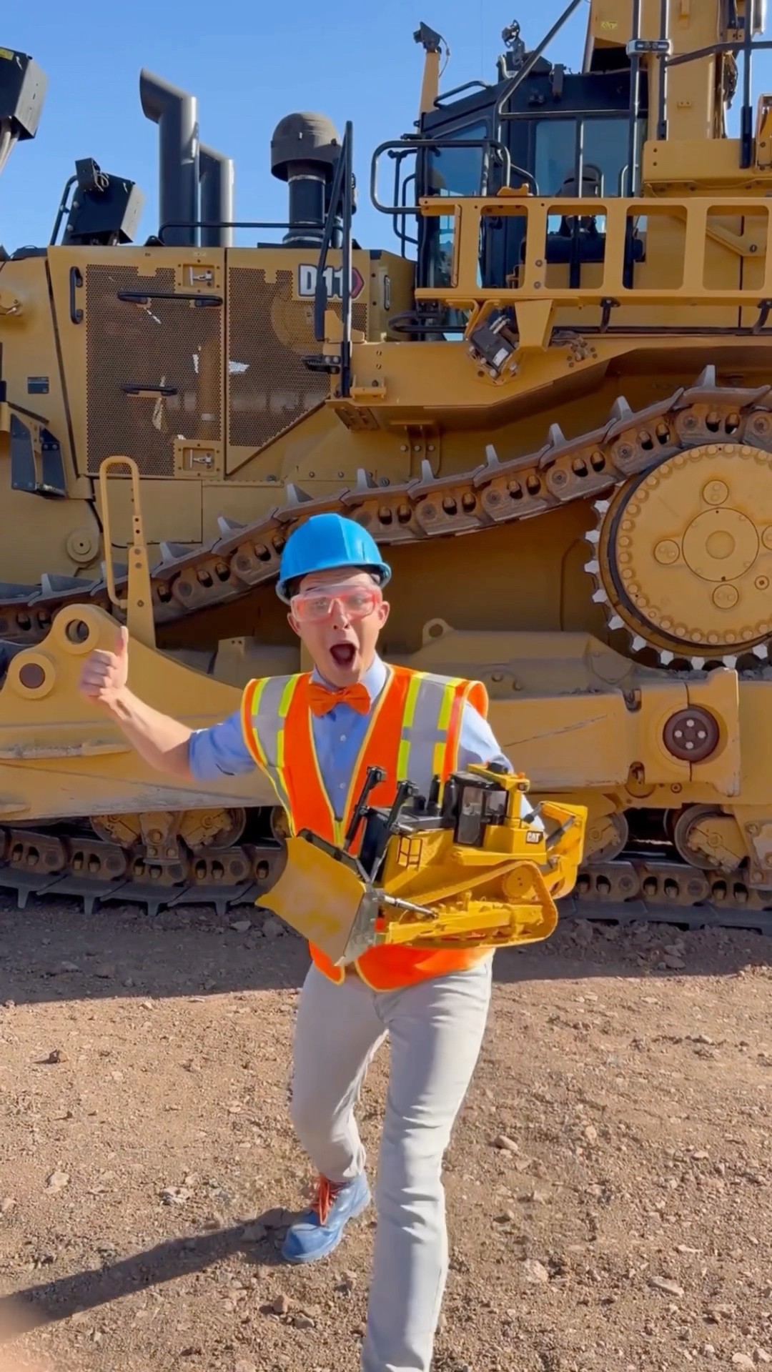 Which Vehicle will do the BLIPPI WIGGLE?! Dance with Blippi! #shorts #blippi