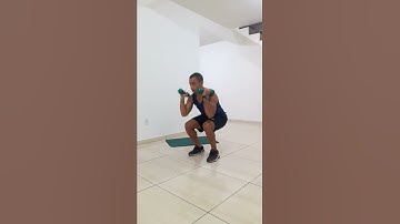 Agachamento com desenvolvimento fechado