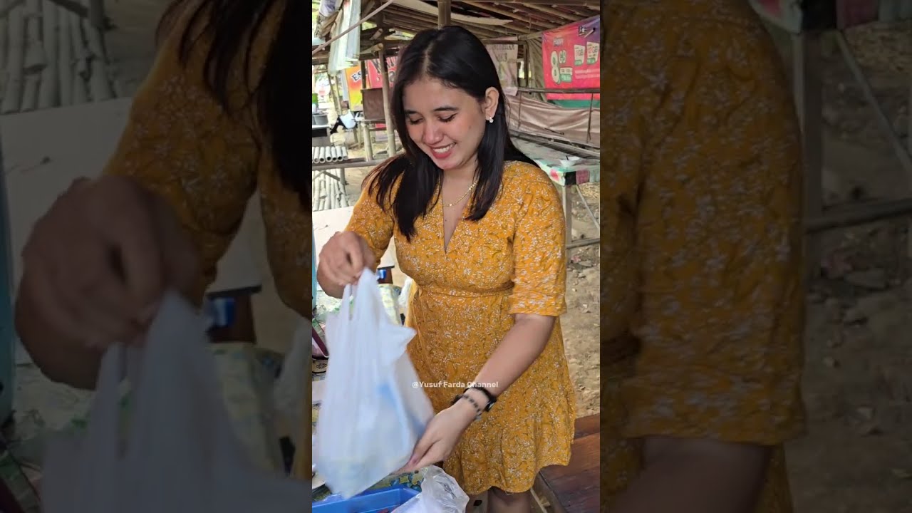 ES DAWET HITAM MBAK MELANI CANTIK ASLI PURWOREJO