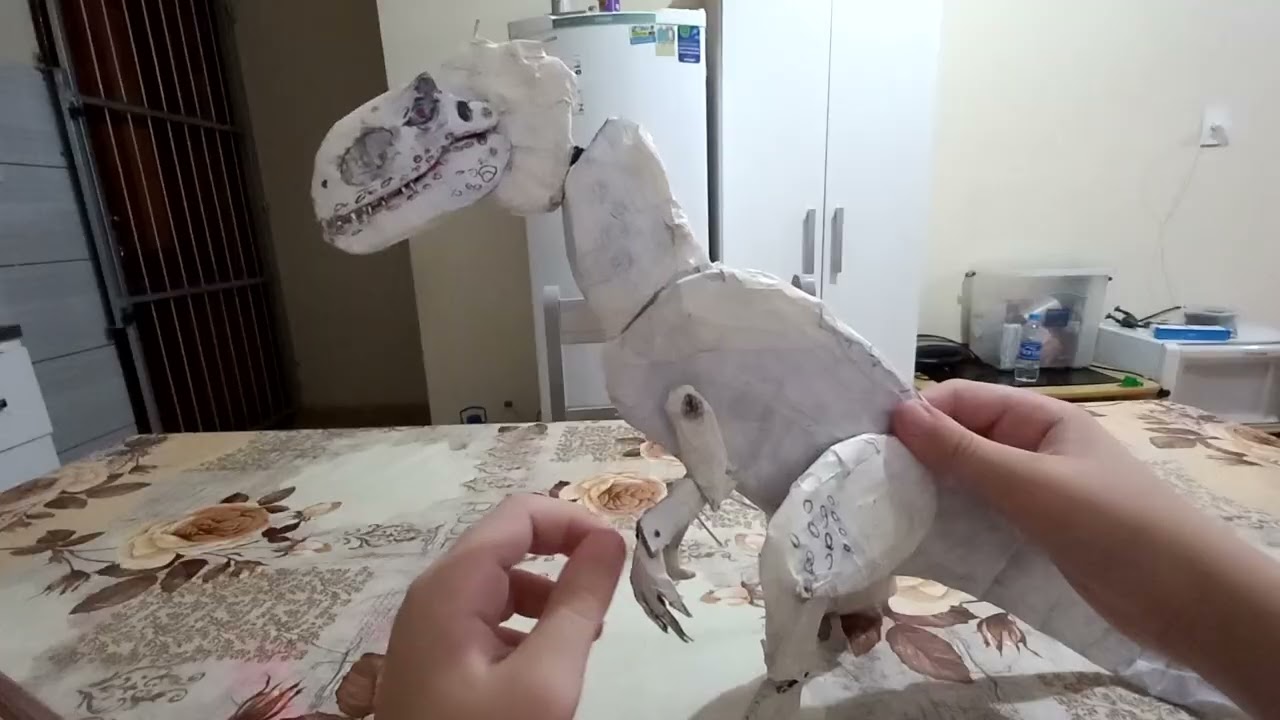 Rewiew oficial da indominus rex de papelão, e de novo comparação de tamanho | PT-BR 