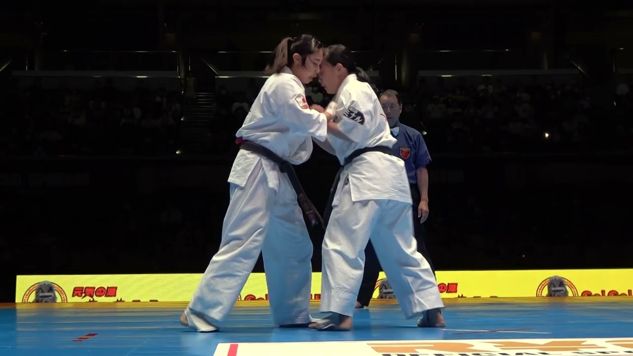 【新極真会】Women Final Amikawa vs Suzuki THE 13TH WORLD KARATE CHAMPIONSHIP　SHINKYOKUSHINKAI KARATE