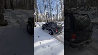 Explorer climbin a snow hill #ford #explorer #snowwheeling #spin #offroad #snowroads #snowride #fyp