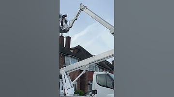 Cherry Picker inaction on the roof cleaning job in Harrow #satisfyingclean #Cherrypicker #mewp