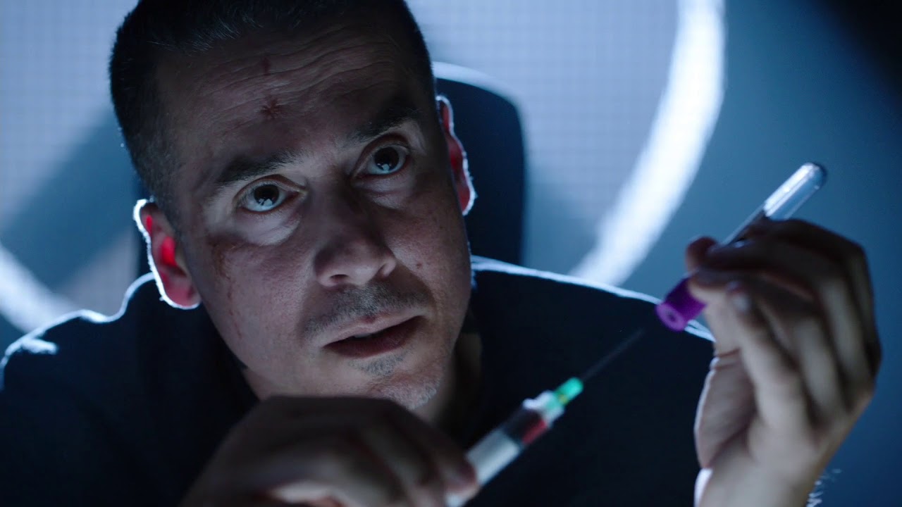 Arrow 7x03 [HD] - Diaz Injects Himself with Strength Drug