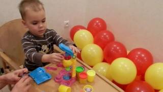 Распаковка подарка - волшебный пластилин фабрика мороженого play-doh VovaNik