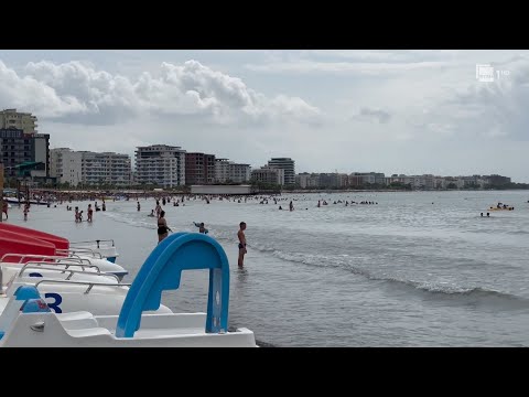 Moti i keq nuk e ndal sezonin në Shëngjin, vija bregdetare Rana e Hedhun– Kune, e mbushur me pushues