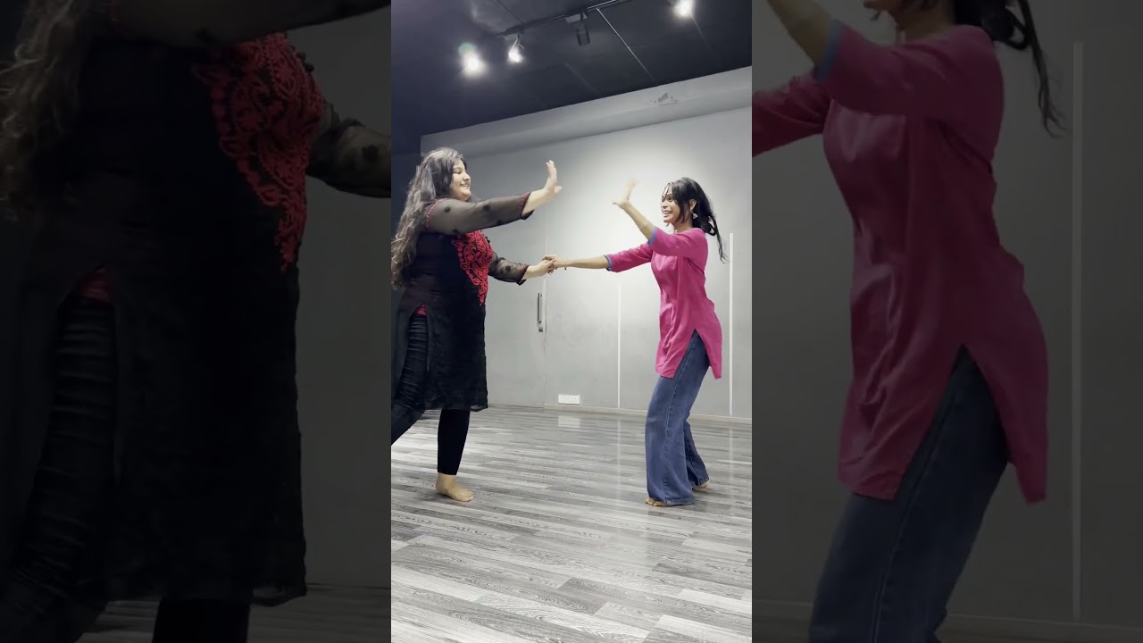 In Dino - Life In A Metro dance cover by Tanya Mandal #shorts   #danceartistry #danceenergy