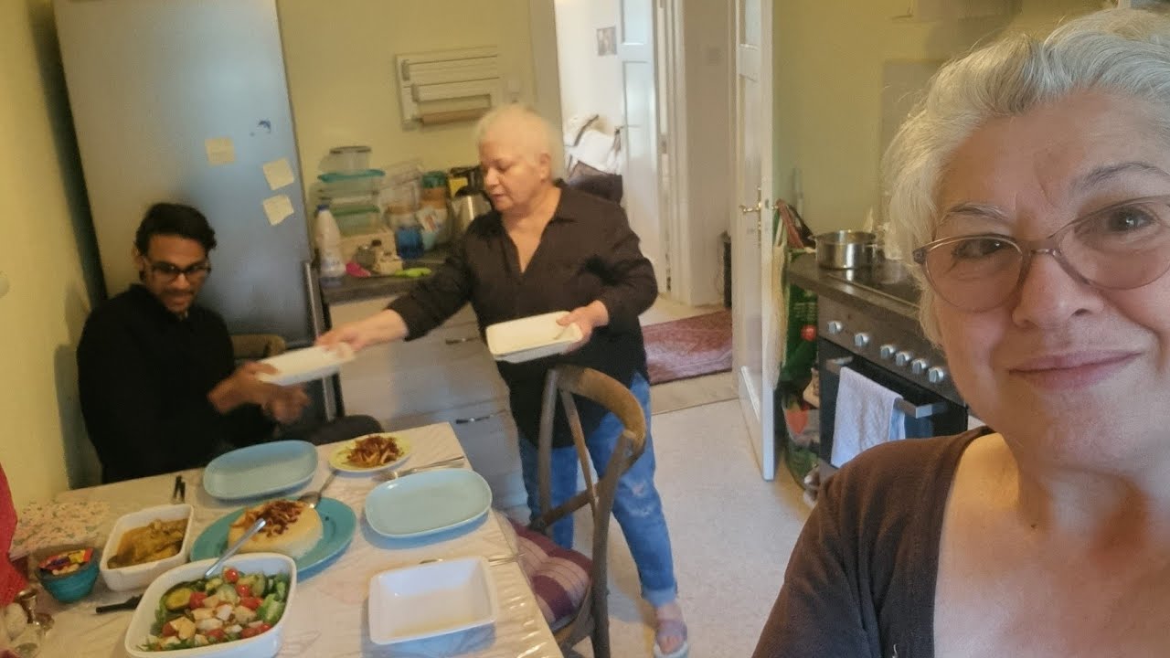 ناهارشام من و شن در خونه آذر 💞 زرشک پلو با مرغ با خلال پرتقال و بادام و سالاد با رب انار و ...🥕🫚🥒🍗🍚