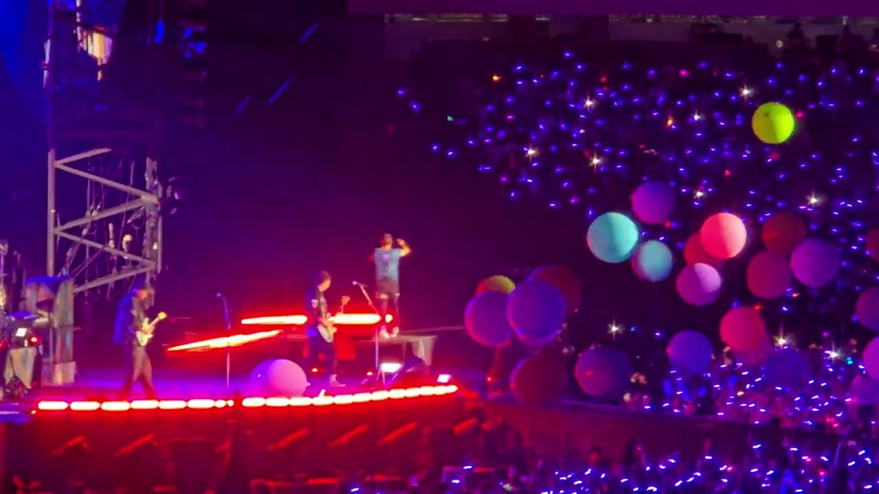 Coldplay - Adventure of a Lifetime | Live | Navi Mumbai | India | 2025