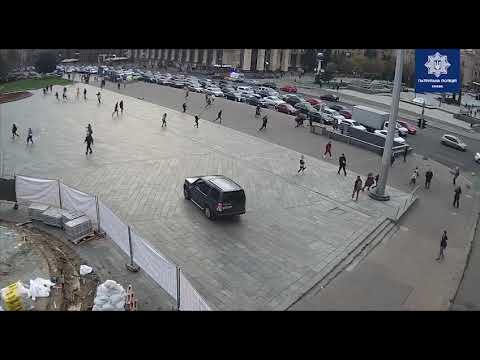 Kiev'de akılalmaz kaza! İnsanların içine daldı.