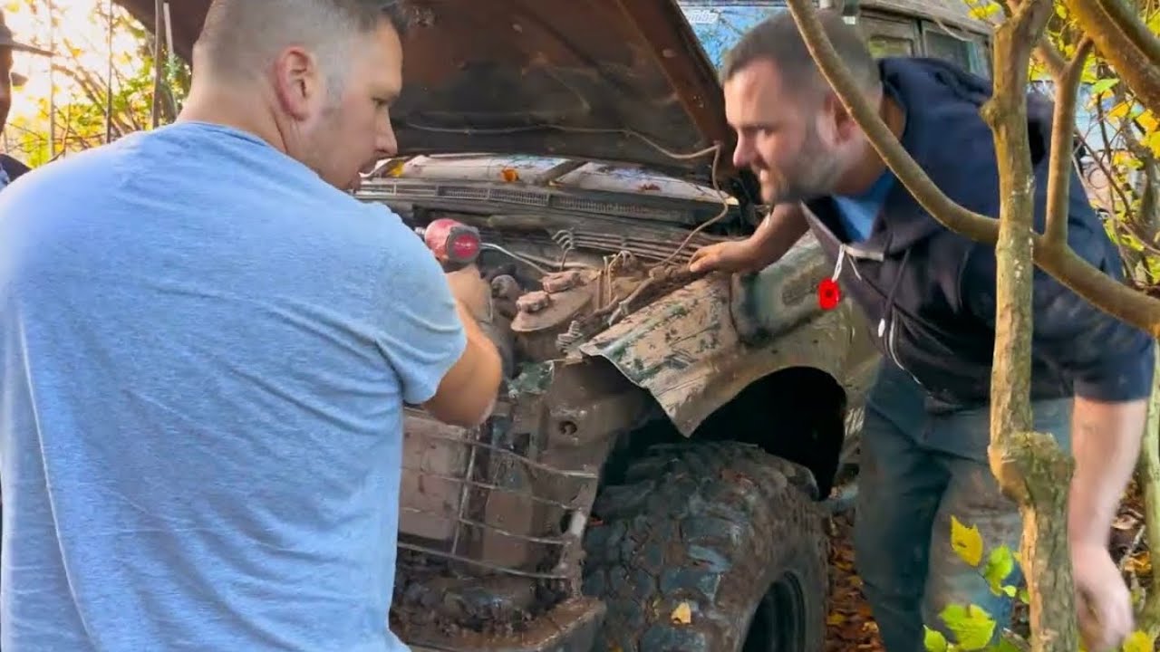 CHAINSAW ALLEY: one smashed Discovery Td5