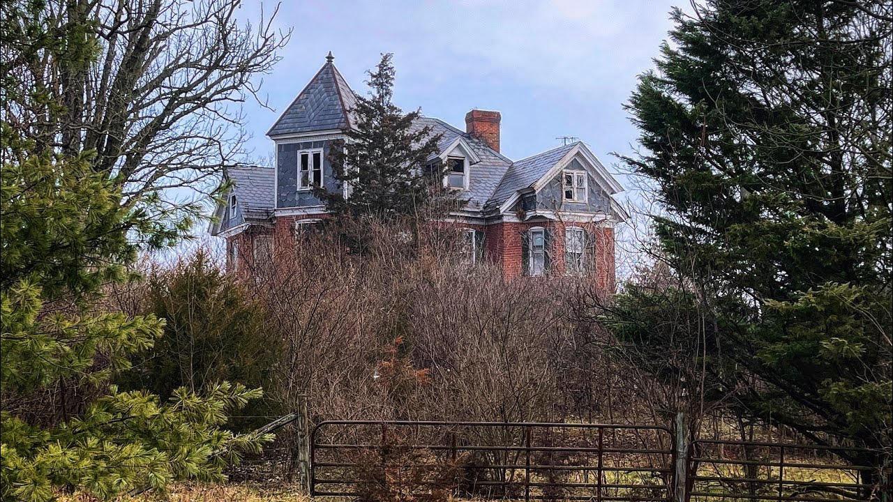 Massive Breathtaking Abandoned Rosewood Mansion Down South in Virginia Built in 1885