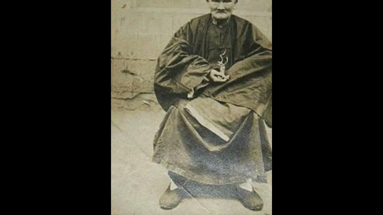 Человек проживший 300 лет. Ли Цинъюнь (1677—1933). Китаец прожил 256 лет ли Цинъюнь. Китайский долгожитель ли Цинъюнь. Ли Цинъюнь долгожитель прожил 256.