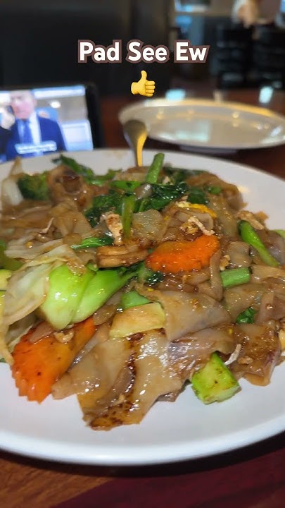 Best Pad Thai In Las Vegas Curry and Pad Thai @ Lucki Thai Las Vegas - YouTube