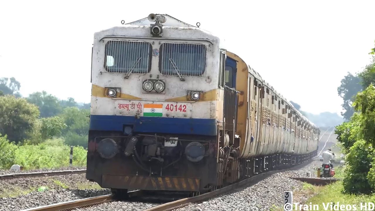 17618 Nanded - Mumbai CSMT Tapovan Express | Gooty WDP4D Engine | Train Videos Indian Railways