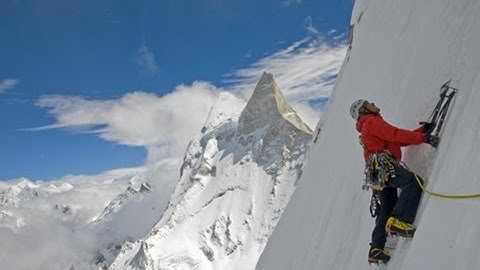 登頂が極めて困難な山に挑む男たちを追う！映画『MERU／メルー』予告編