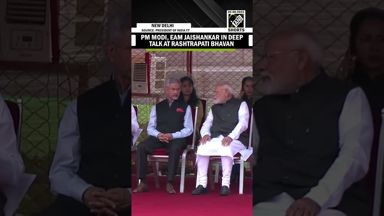 PM Modi EAM Jaishankar Seen Engaging In Deep Conversation At Rashtrapati Bhavan