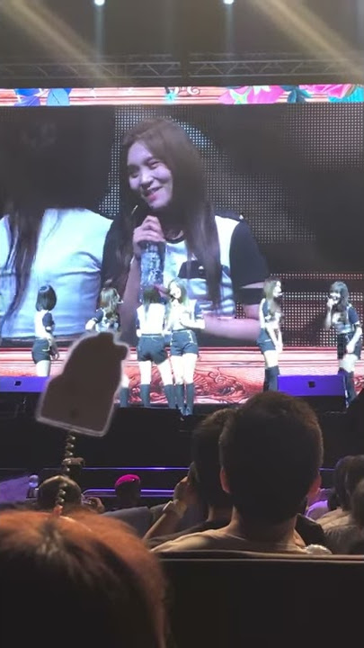 170716 Gfriend - Yuju imitating Umji singing The Way [fancam]