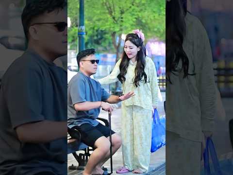 مقلب النعال فيديو قصير مضحك رائج