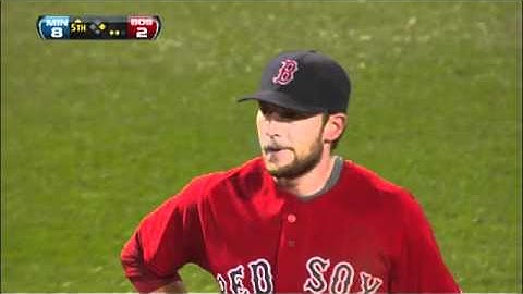 2011/05/06 Two runs score on Lowrie