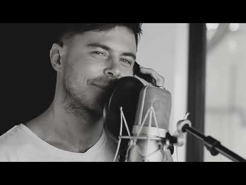 Bobby van Jaarsveld – Toe, Nou en Altyd (Lirieke Video)