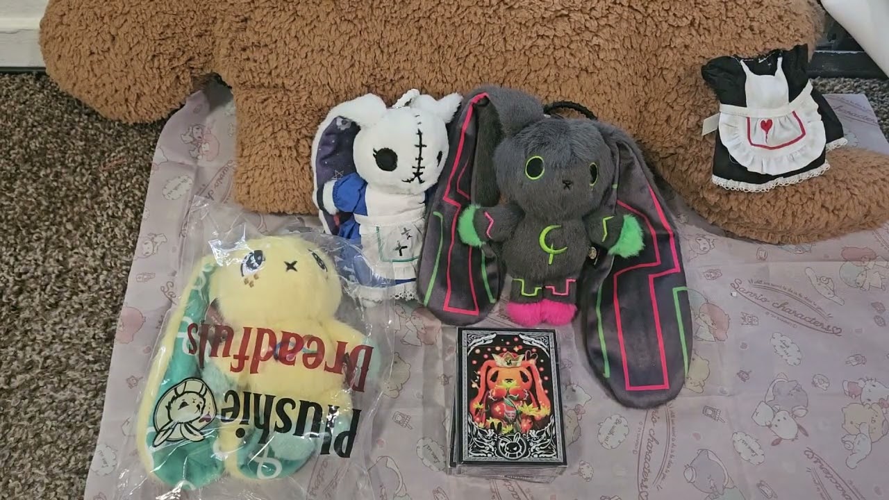 Plushie Dreadfuls: Keychains - Alice, DPDR, & Card Deck (Free Autism Bun Gift)