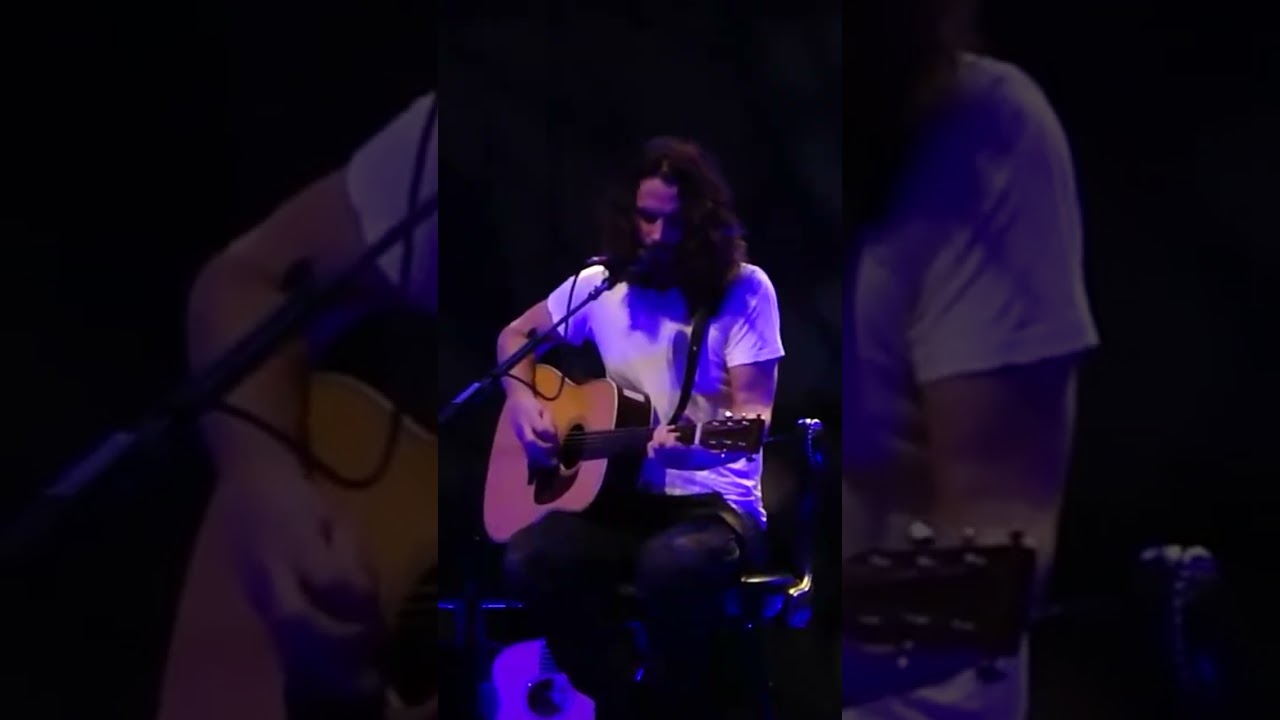Chris Cornell “Black Hole Sun” live in Vancouver 2012 (Songbook)