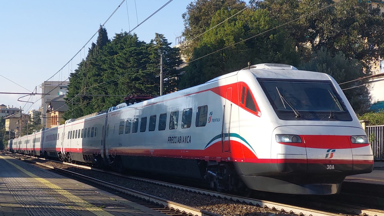 Alcuni transiti in un pomeriggio alla stazione di Genova Quinto al Mare