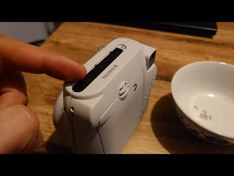 Vidéo: Pourquoi y a-t-il un voyant rouge sur mon Instax Mini 8 ?