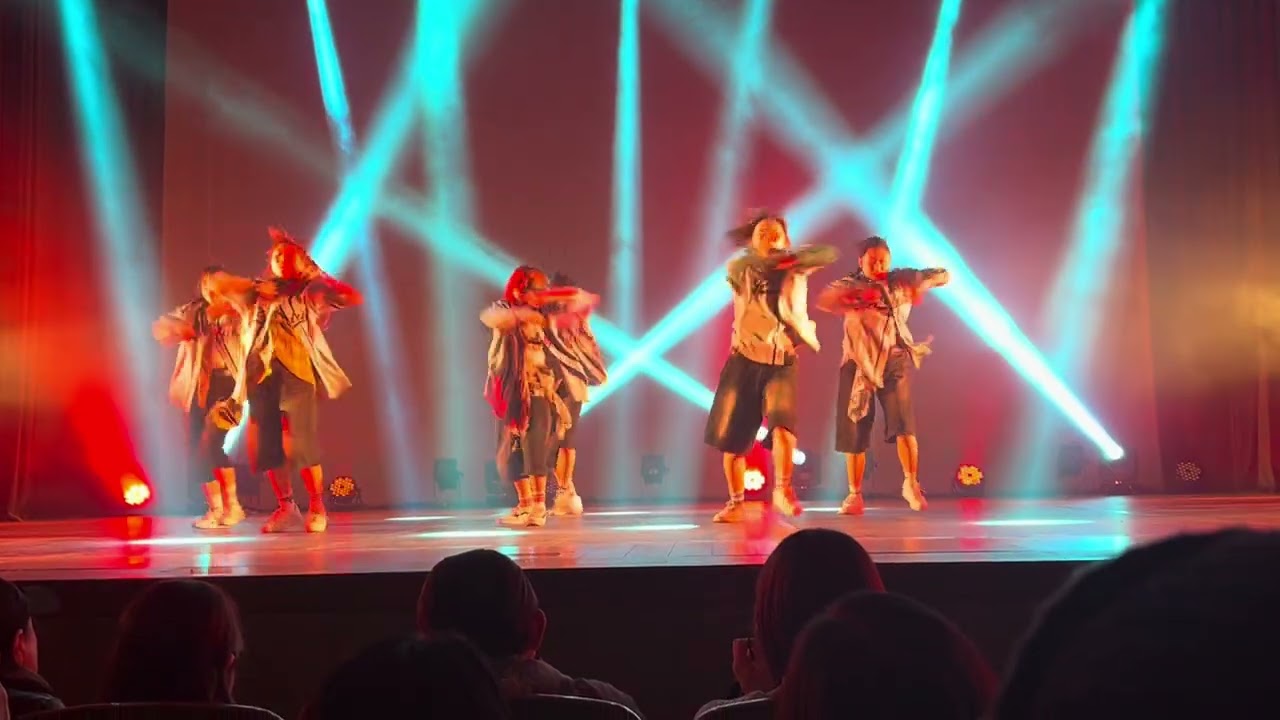 W/ DANCE AGE Pickup Dancers