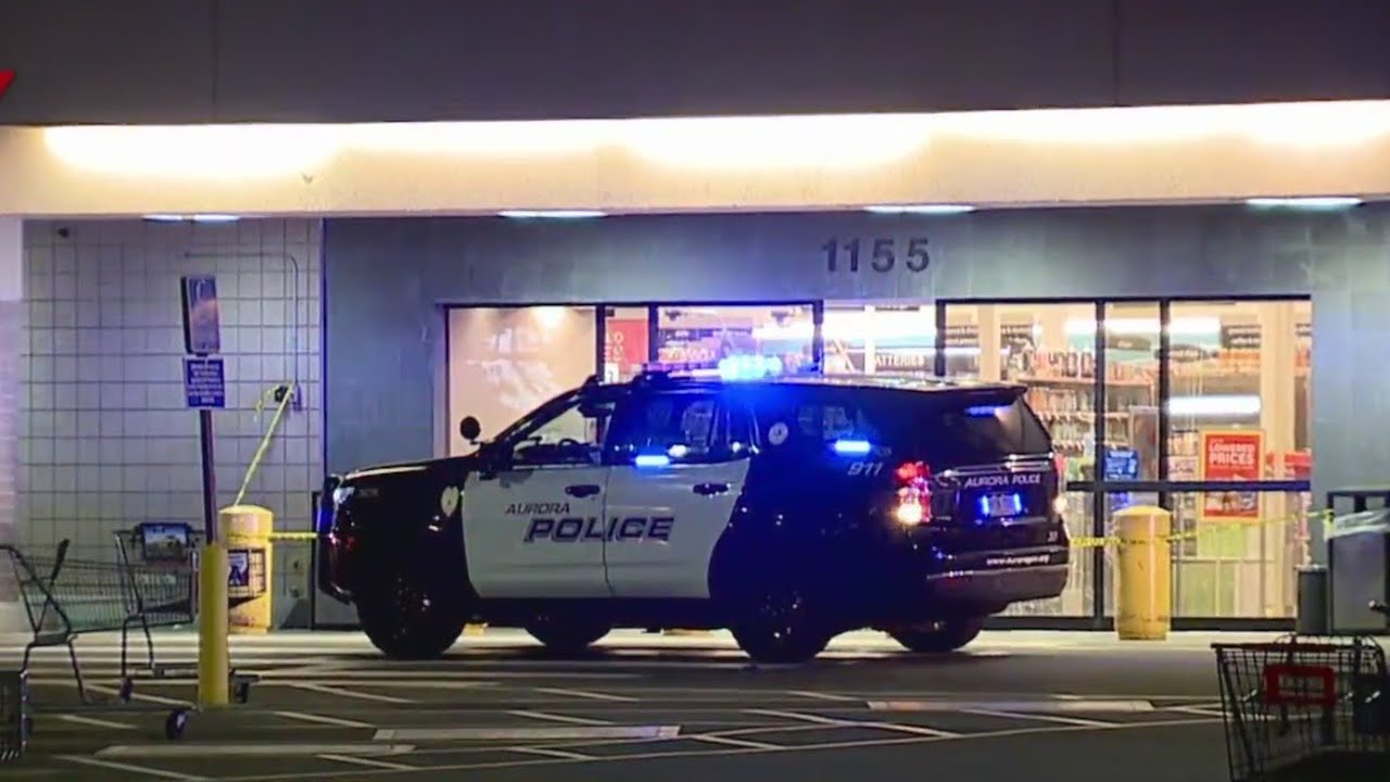 3 shot in Aurora parking lot, police investigating - YouTube
