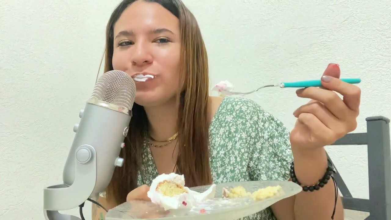ASMR COMIENDO PASTEL, ESPECIAL 1000K🎊🎉